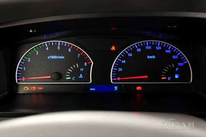 2013款 改款 1.5L 手動(dòng)標(biāo)準(zhǔn)型7座 國(guó)V