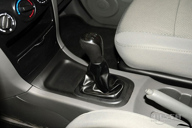 2013款 改款 1.6L 手動實(shí)用型7座 國V