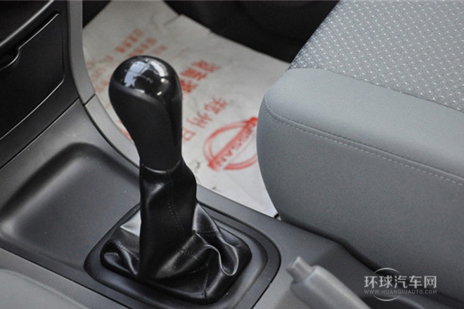 2011款 1.6L 手動(dòng)商用型5座