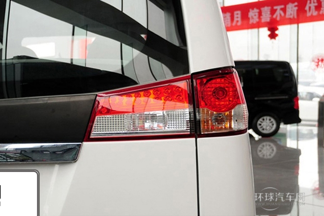 2011款 1.6L 手動(dòng)實(shí)用型7座