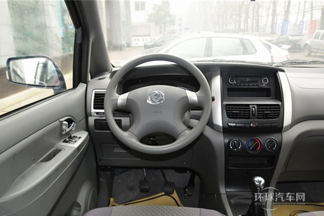 2011款 1.6L 手動(dòng)舒適型7座