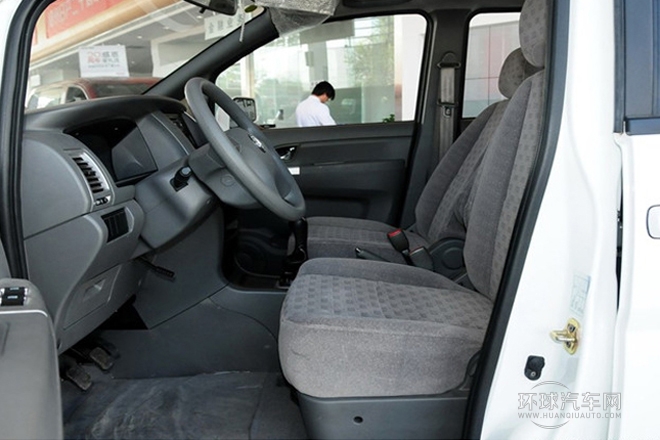 2011款 2.0L 手動舒適型7座