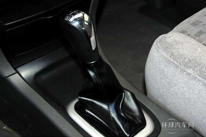 2011款 2.0L 手動(dòng)豪華型7座