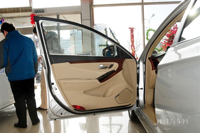 2014款 2.0L 手動(dòng)舒適型