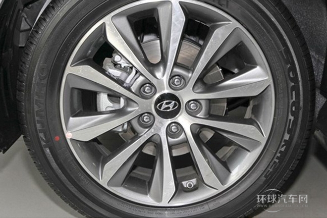 2013款 2.0L 自動領(lǐng)先版