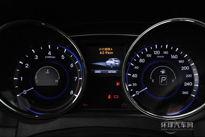 2013款 2.0L 自動(dòng)領(lǐng)先版
