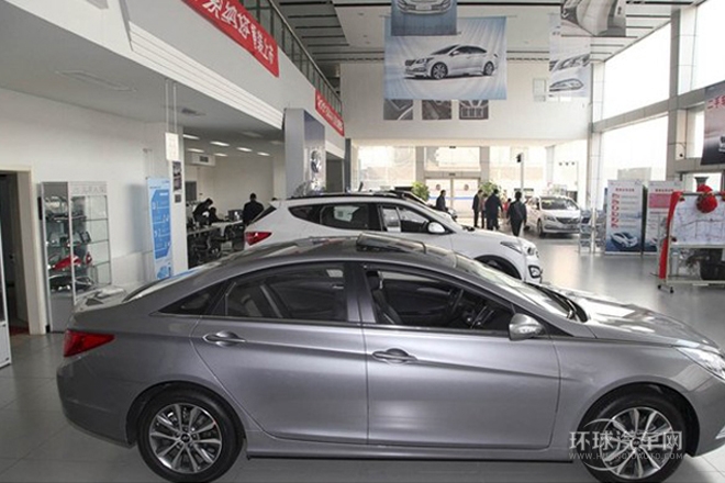 2013款 2.0L 自動(dòng)領(lǐng)先版