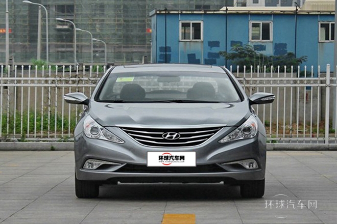 2013款 2.0L 自動領(lǐng)先版