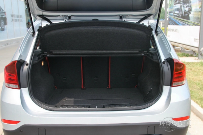 2013款 sDrive20i 運(yùn)動(dòng)設(shè)計(jì)套裝