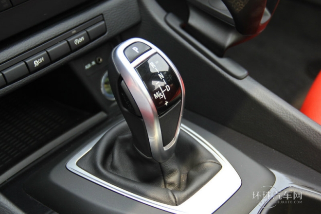 2013款 sDrive20i 運(yùn)動設(shè)計套裝