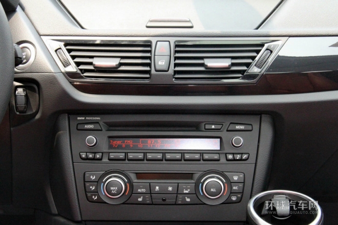 2013款 sDrive20i 運(yùn)動(dòng)設(shè)計(jì)套裝