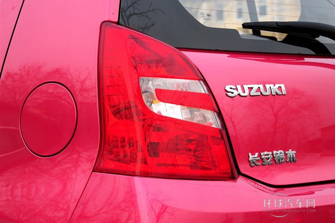 2013款 1.0L 自動(dòng)豪華型