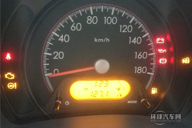 2013款 1.0L 手動(dòng)豪華型