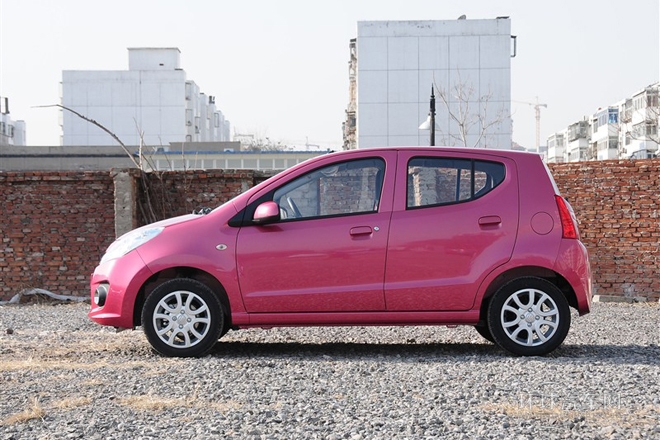 2013款 1.0L 手動(dòng)豪華型