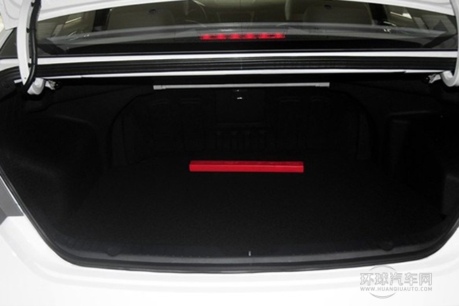2013款 2.4L 自動領(lǐng)先版 國IV