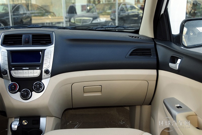 2014款 1.5L 手動標(biāo)準(zhǔn)型