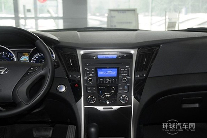 2013款 2.4L 自動領(lǐng)先版 國V