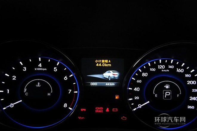 2013款 2.4L 自動(dòng)領(lǐng)先版 國(guó)V