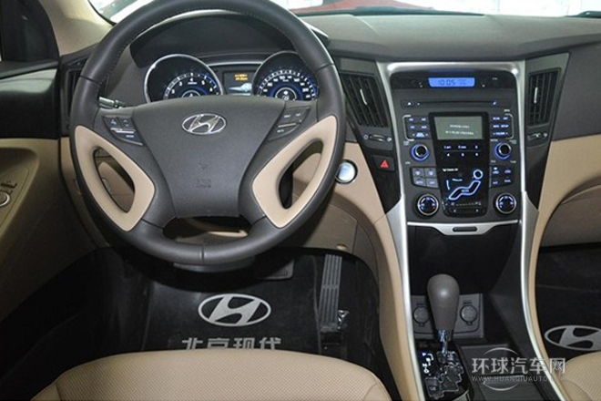 2013款 2.4L 自動領(lǐng)先版 國V