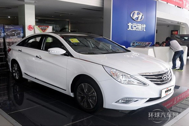 2013款 2.4L 自動(dòng)領(lǐng)先版 國(guó)V