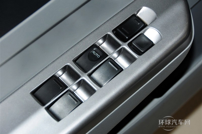 2012款 1.3L 標(biāo)準(zhǔn)型
