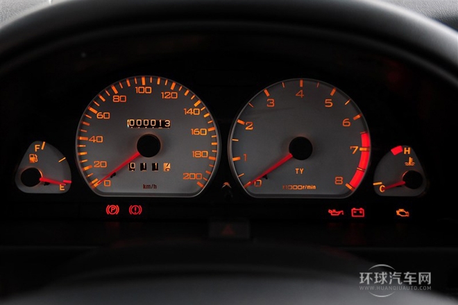 2012款 1.3L 標(biāo)準(zhǔn)型