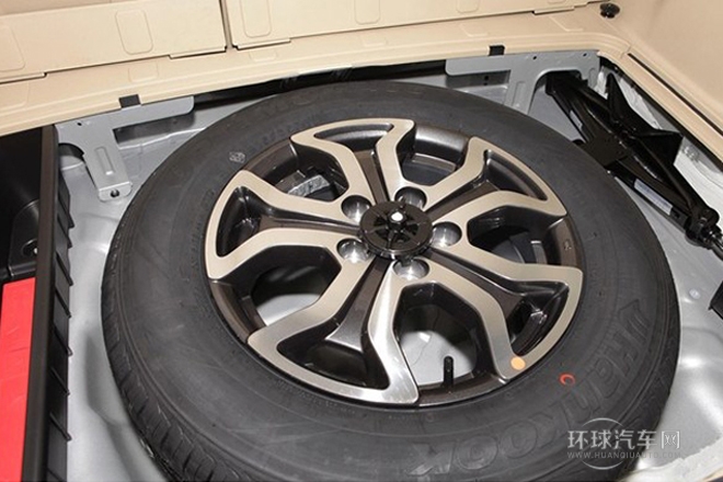 2013款 2.0L 手動四驅(qū)尊貴型