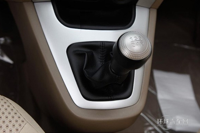 2013款 2.0L 手動四驅(qū)尊貴型