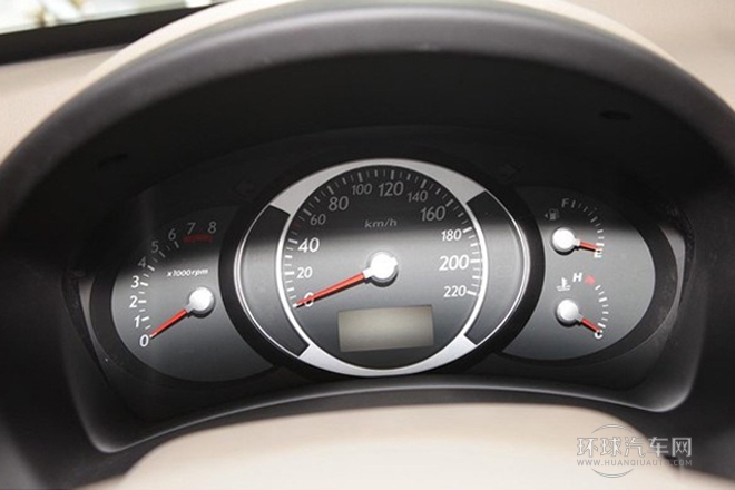 2013款 2.0L 手動四驅(qū)尊貴型