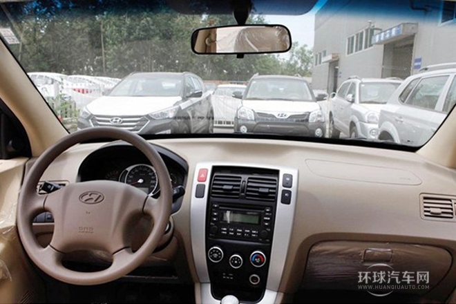 2013款 2.0L 手動(dòng)四驅(qū)尊貴型