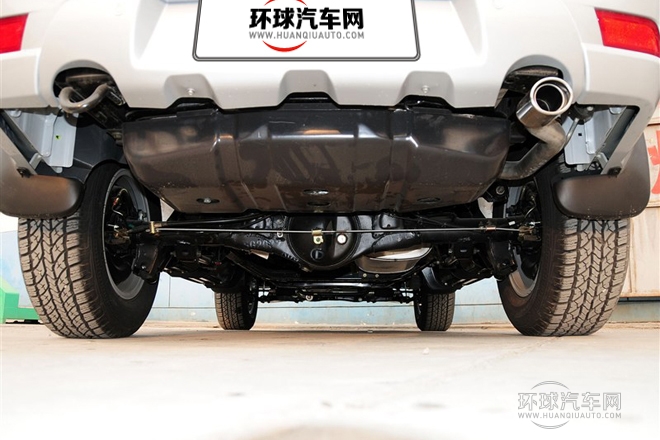 2011款 2.4L 兩驅(qū)運(yùn)動(dòng)豪華版