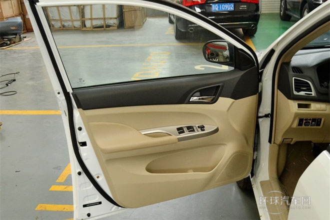 2014款 1.5L 手動(dòng)舒適型