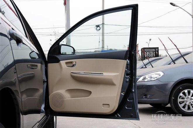 2012款 1.5L 手動(dòng)豪華型