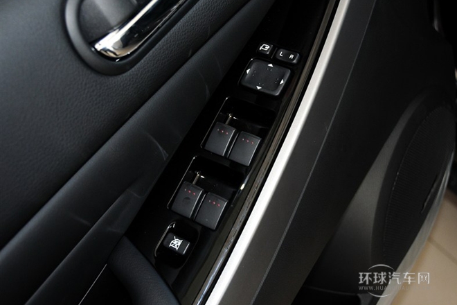 2014款 2.5L 兩驅(qū)尊貴版
