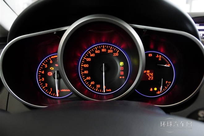 2014款 2.5L 兩驅(qū)尊貴版