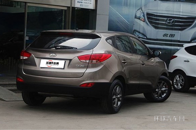 2013款 2.0L 手動兩驅(qū)舒適型GL 國V