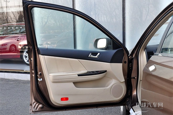 2013款 2.0L 手動(dòng)尊貴型