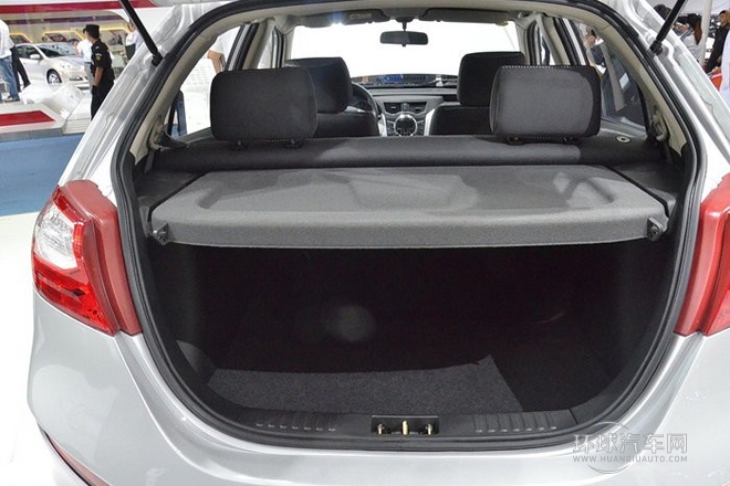 2014款 1.3L 手動運(yùn)動尊貴型