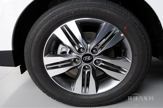 2013款 2.4L 自動(dòng)兩驅(qū)領(lǐng)先型GLX 國(guó)V