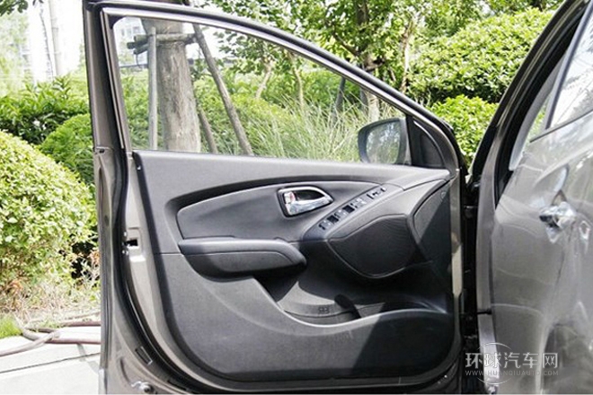 2013款 2.4L 自動(dòng)四驅(qū)領(lǐng)先型GLX 國(guó)IV