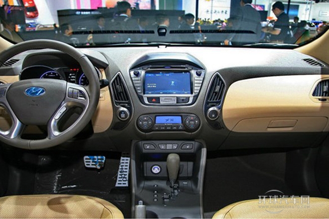 2013款 2.4L 自動(dòng)四驅(qū)領(lǐng)先型GLX 國(guó)IV