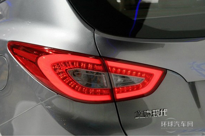 2013款 2.4L 自動(dòng)四驅(qū)領(lǐng)先型GLX 國(guó)IV