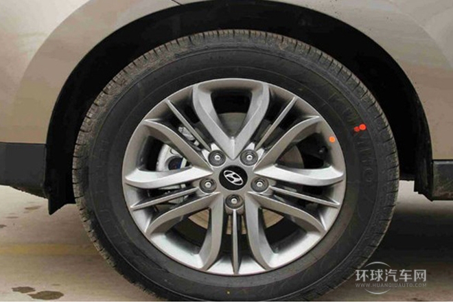 2013款 2.4L 自動(dòng)四驅(qū)領(lǐng)先型GLX 國(guó)V