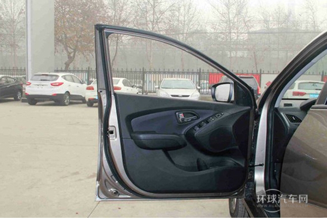 2013款 2.4L 自動(dòng)四驅(qū)領(lǐng)先型GLX 國V