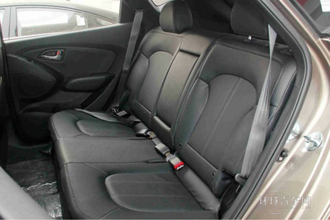 2013款 2.4L 自動(dòng)四驅(qū)領(lǐng)先型GLX 國V