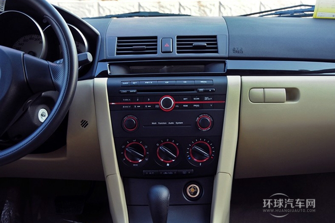 2012款 1.6L 自動(dòng)經(jīng)典特惠型