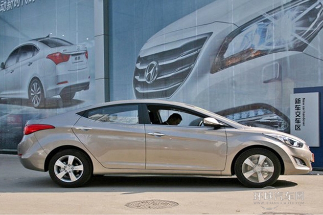 2013款 1.6L 自動(dòng)尊貴型
