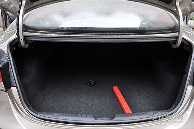 2012款 1.6L 自動(dòng)時(shí)尚型
