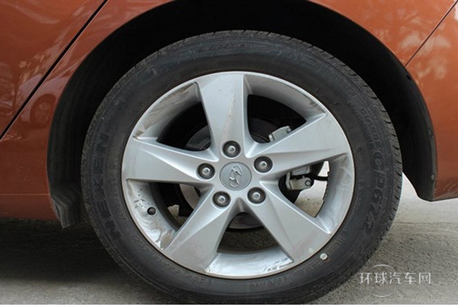 2012款 1.6L 手動(dòng)領(lǐng)先型