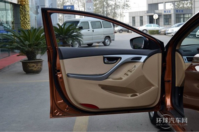 2012款 1.6L 手動(dòng)領(lǐng)先型